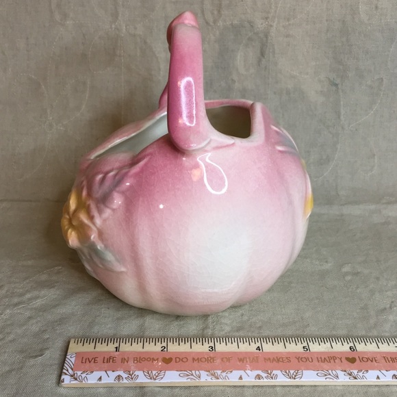 Vintage Hull Pottery Pink Sunglow Basket Butterfly Design - Picture 6 of 13